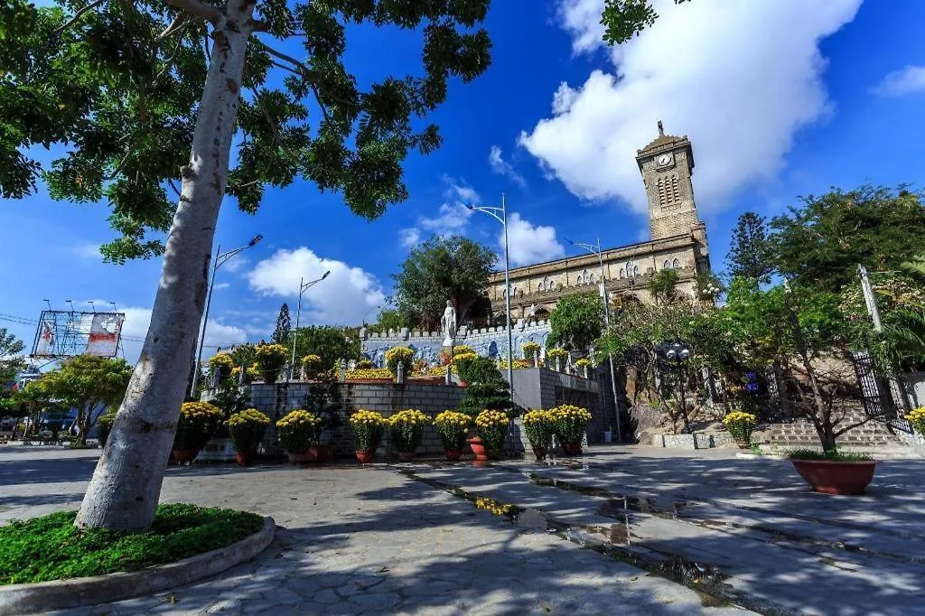 Michael Hotel Nha Trang 2*,